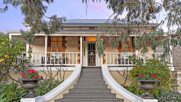 Architectural Exploration: Fremantle limestone