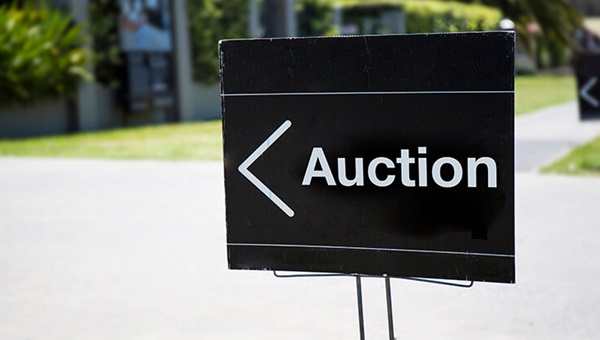 photo-auction-sign (1)
